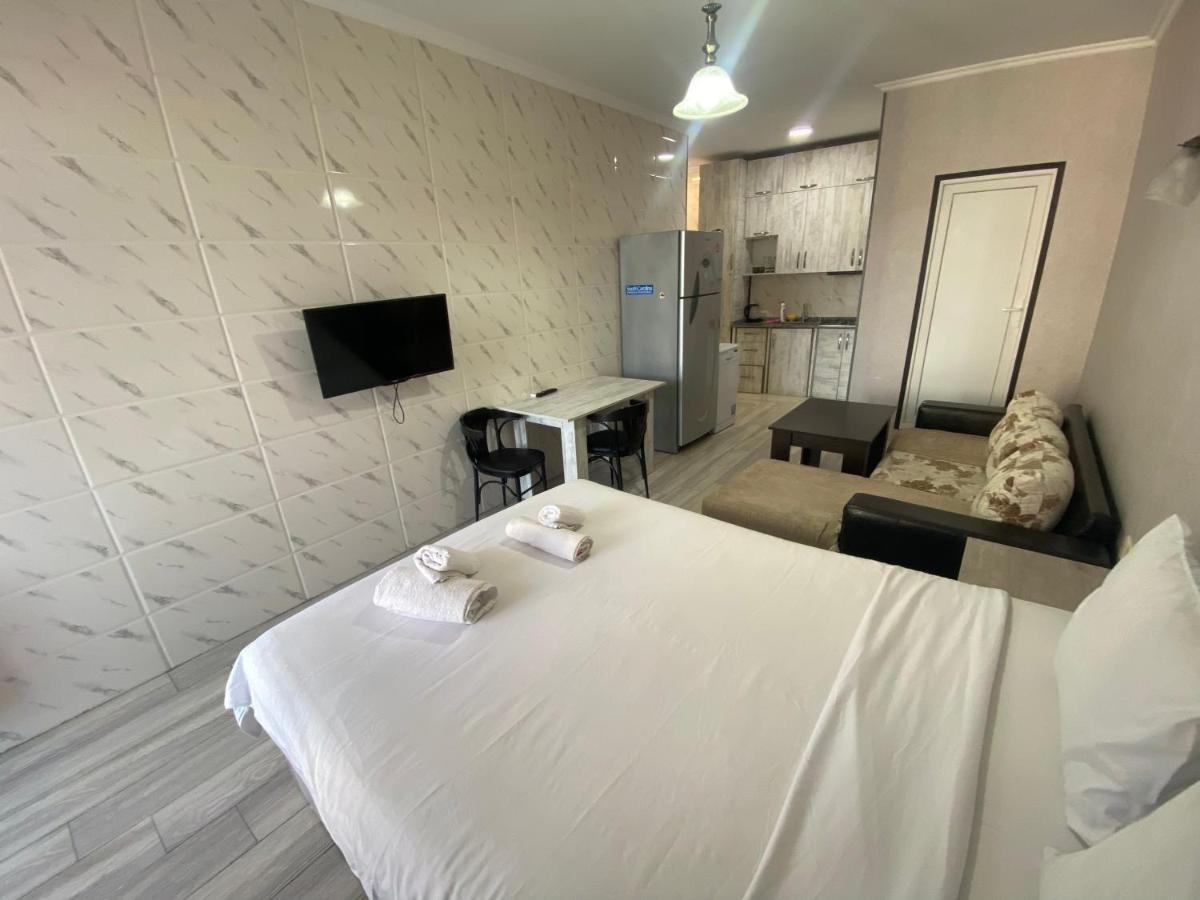 Apartment - Nino Батуми Екстериор снимка