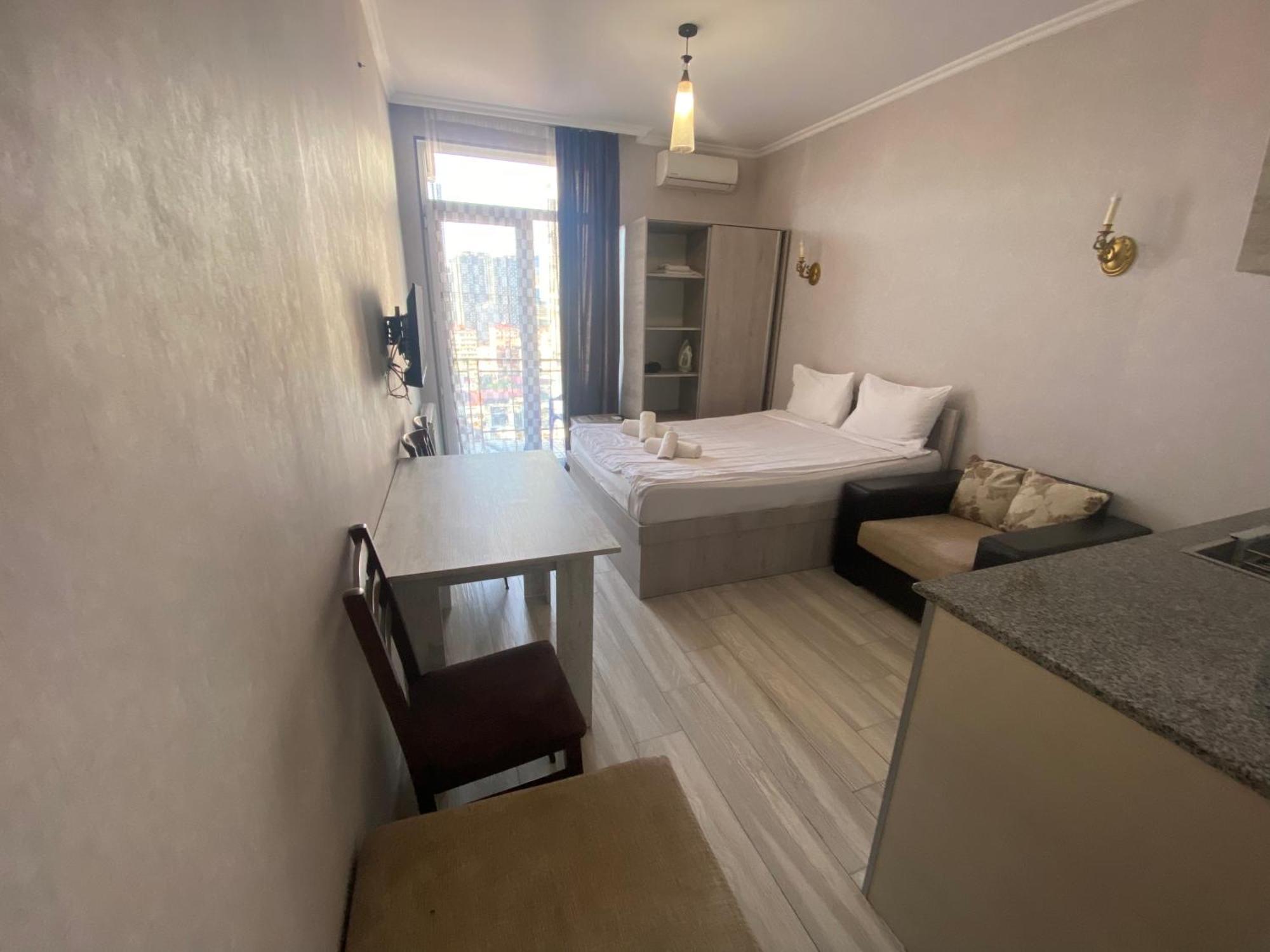 Apartment - Nino Батуми Екстериор снимка