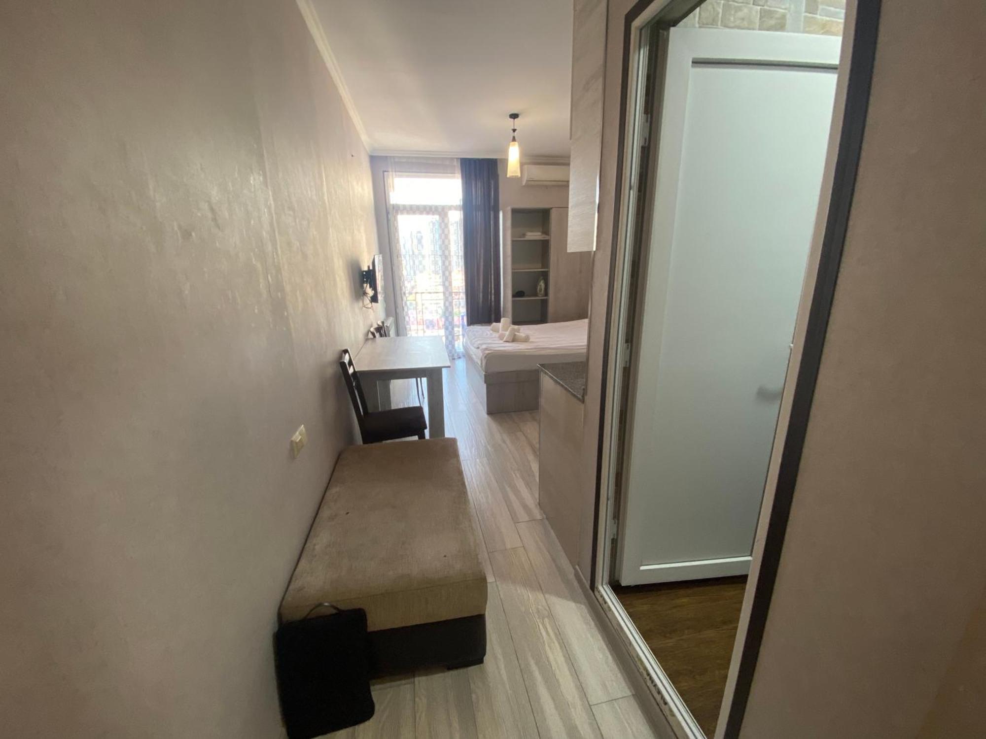 Apartment - Nino Батуми Екстериор снимка
